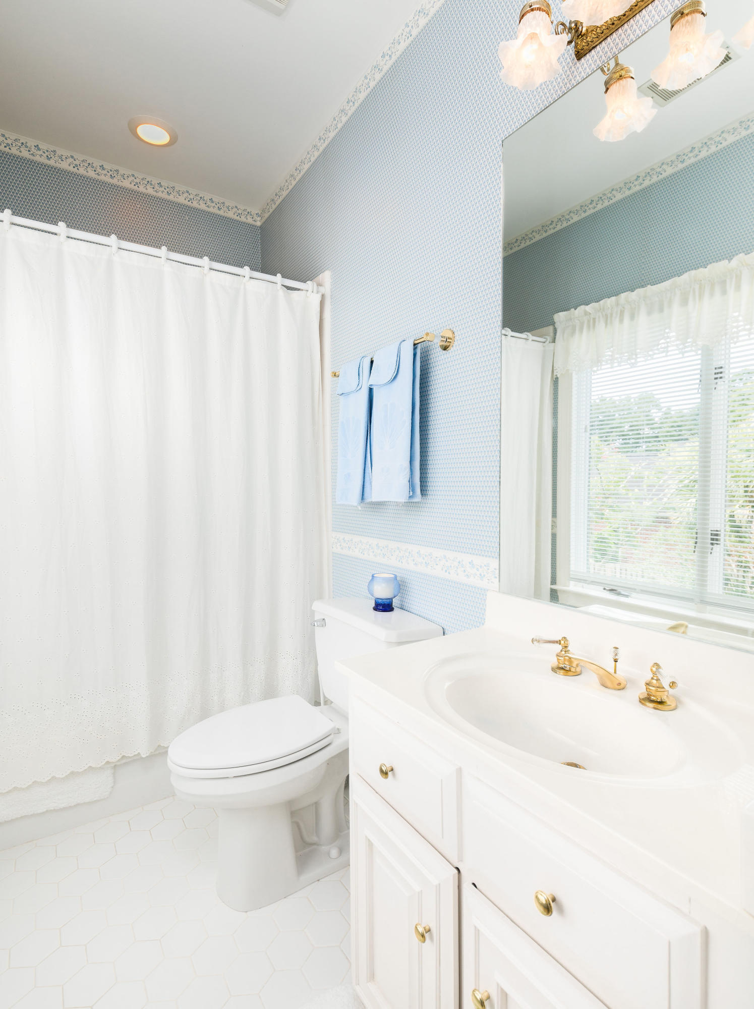 39 Ripplemoor Lane Charleston, SC 29414 - Photo 37 of 61 Third Full Bathroom Upstairs