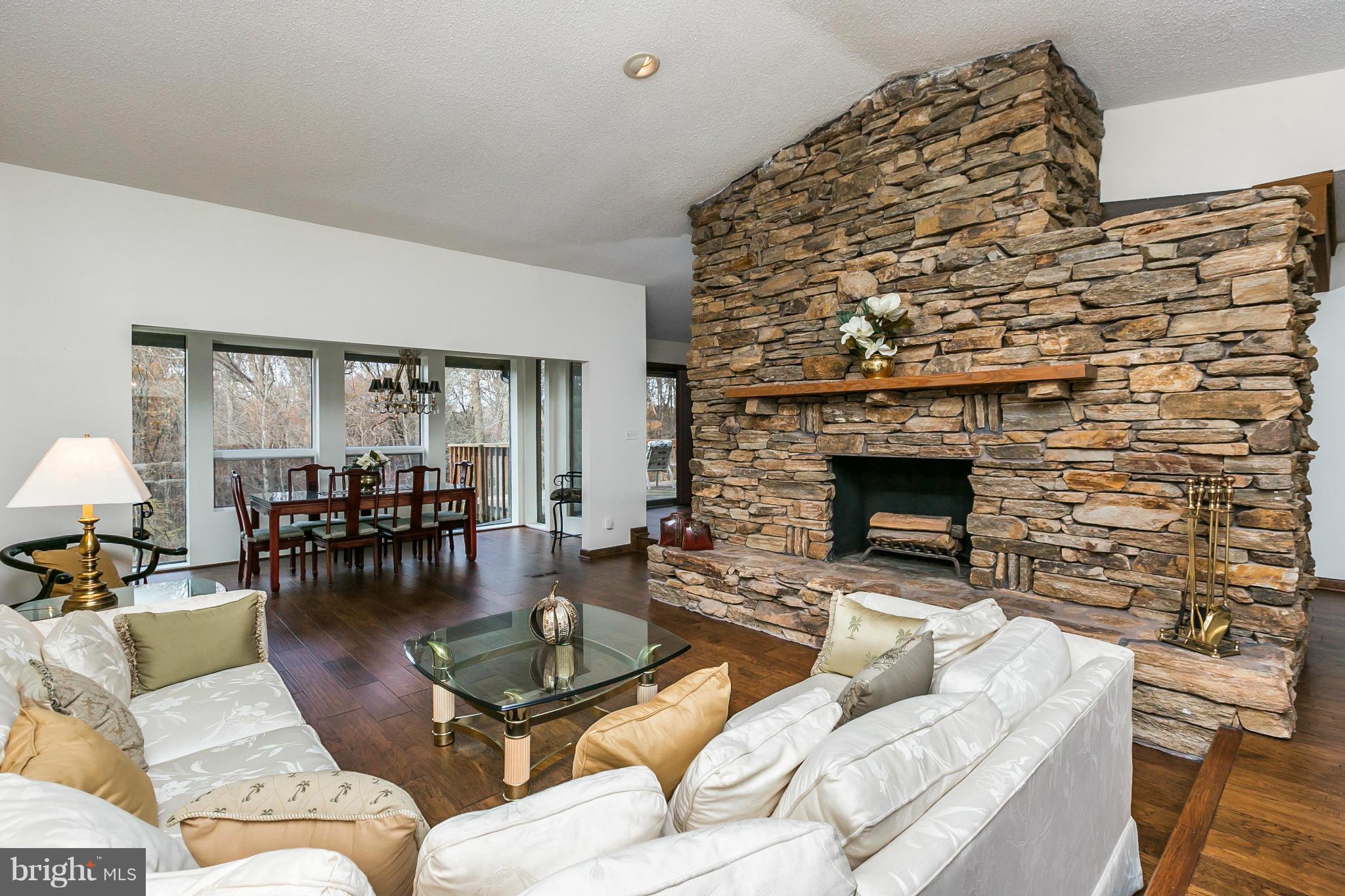 2014 Wilson Road White Hall, MD 21161 - Photo 6 of 30 Living Room