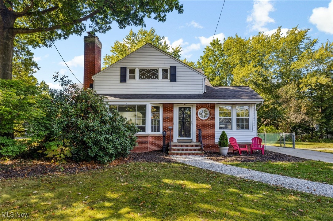 1744 South Green Road Cleveland, OH 44121 - Photo 1 of 40 View of front.