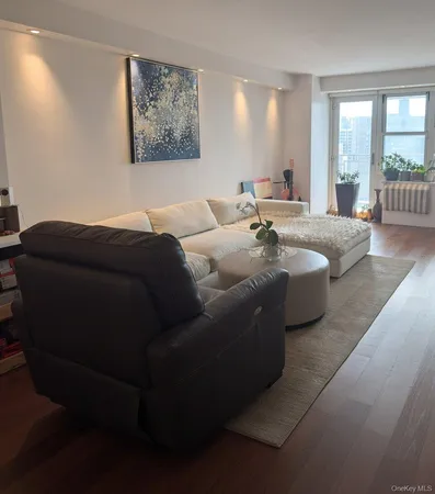 $599,000 | 138-10 Franklin Avenue, Unit 16PH | Flushing