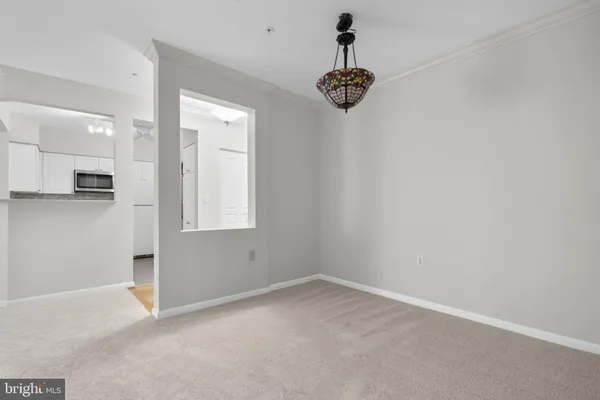 $2,400 | 12915 Alton Square, Unit 213, Herndon, VA 20170