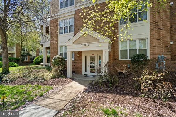 $2,400 | 12915 Alton Square, Unit 213, Herndon, VA 20170