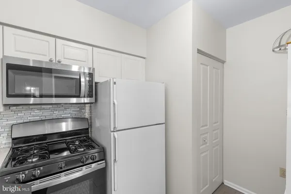 $2,400 | 12915 Alton Square, Unit 213, Herndon, VA 20170