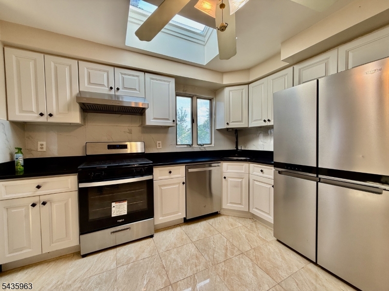 65 Wabeno Avenue Springfield, NJ 07081 - Photo 3 of 43