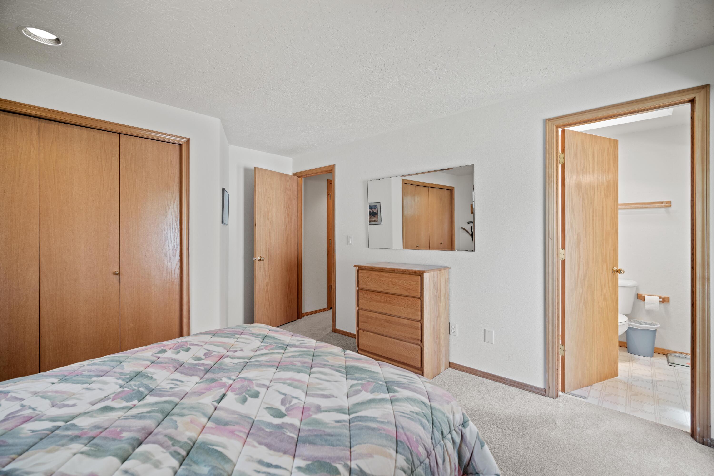 18142 Rager Mountain Lane, Unit 10 Sunriver, OR 97707 - Photo 12 of 25 18142 (10) Rager Mtn Ln, Sunriver