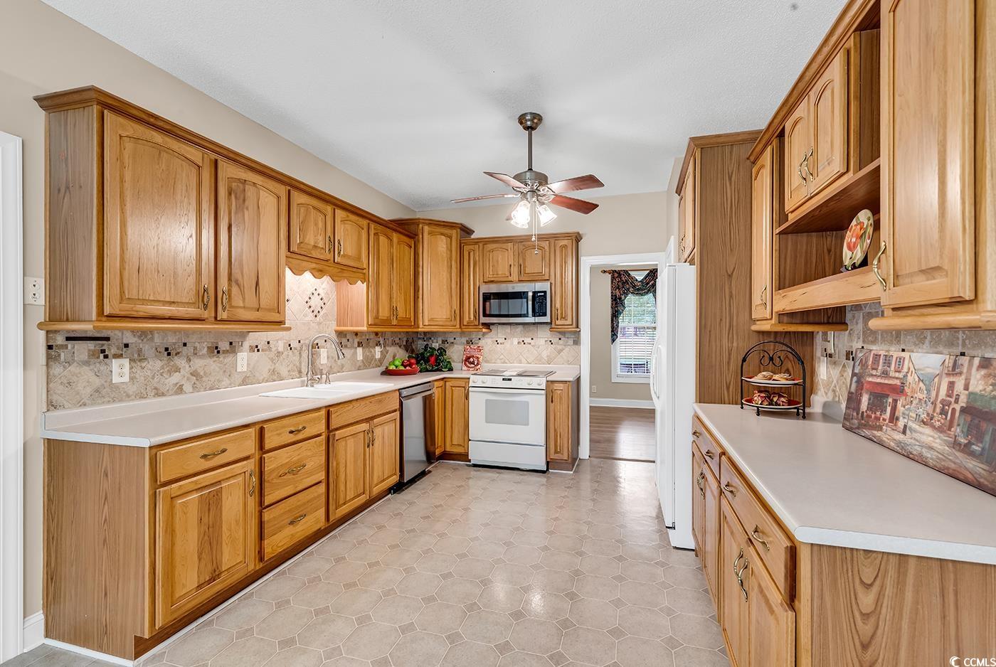 6161 Inman Circle Conway, SC 29526 - Photo 8 of 40 Kitchen featuring appliances with stainless steel