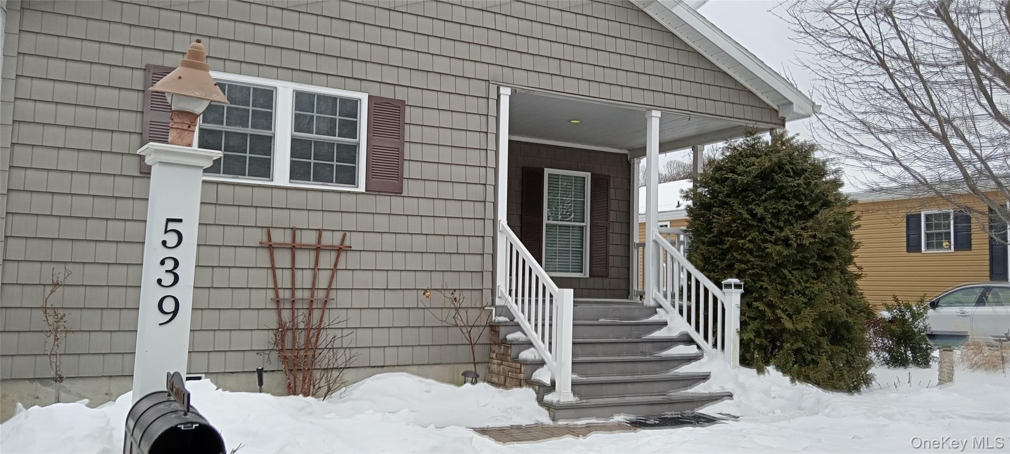 1661-539 Old Country Road, Unit 539 Riverhead, NY 11901 - Photo 3 of 30