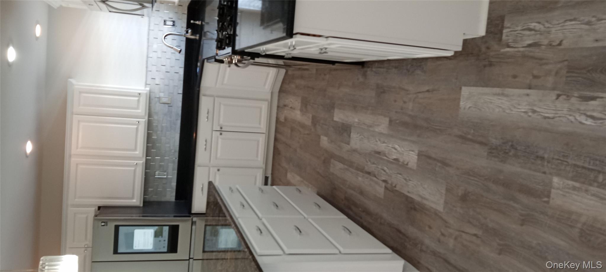 1661-539 Old Country Road, Unit 539 Riverhead, NY 11901 - Photo 5 of 30