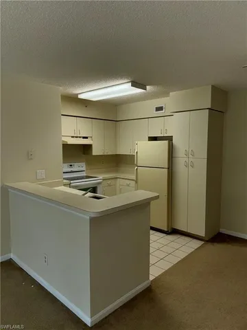 $1,200 | 13631 Eagle Ridge Drive, Unit 226, Fort Myers, FL 33912