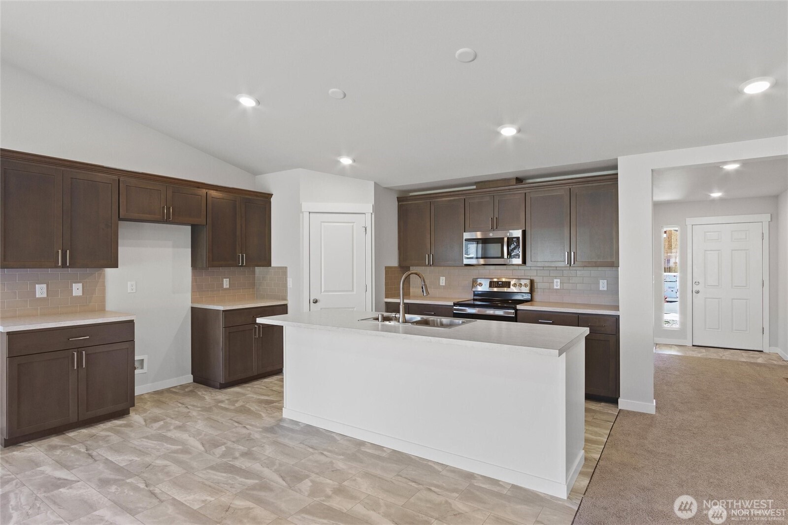 490 North Ruddy Street Moses Lake, WA 98837 - Photo 5 of 15 Gallery Image 5