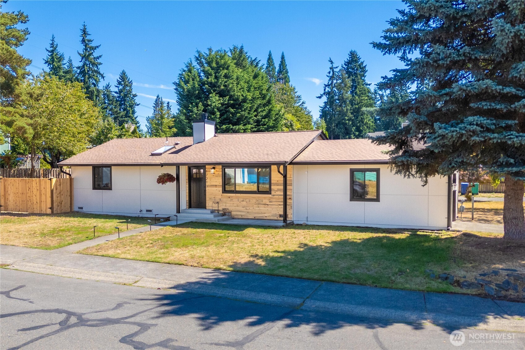 1721 Southwest 348th Street Federal Way, WA 98023 - Photo 1 of 31 Gallery Image 1