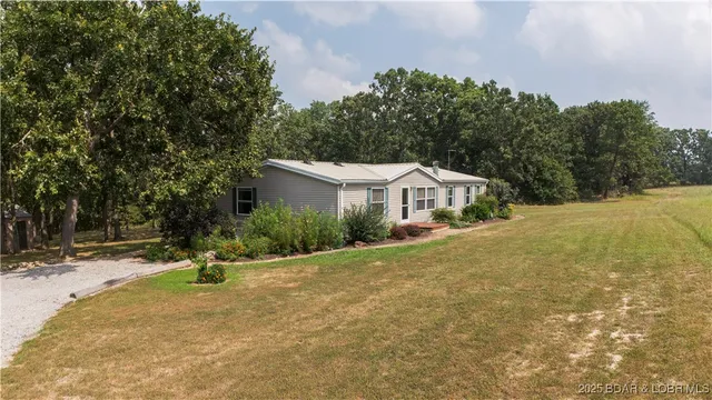 $482,000 | 34801 Drennon Chapel Drive, Edwards, MO 65326