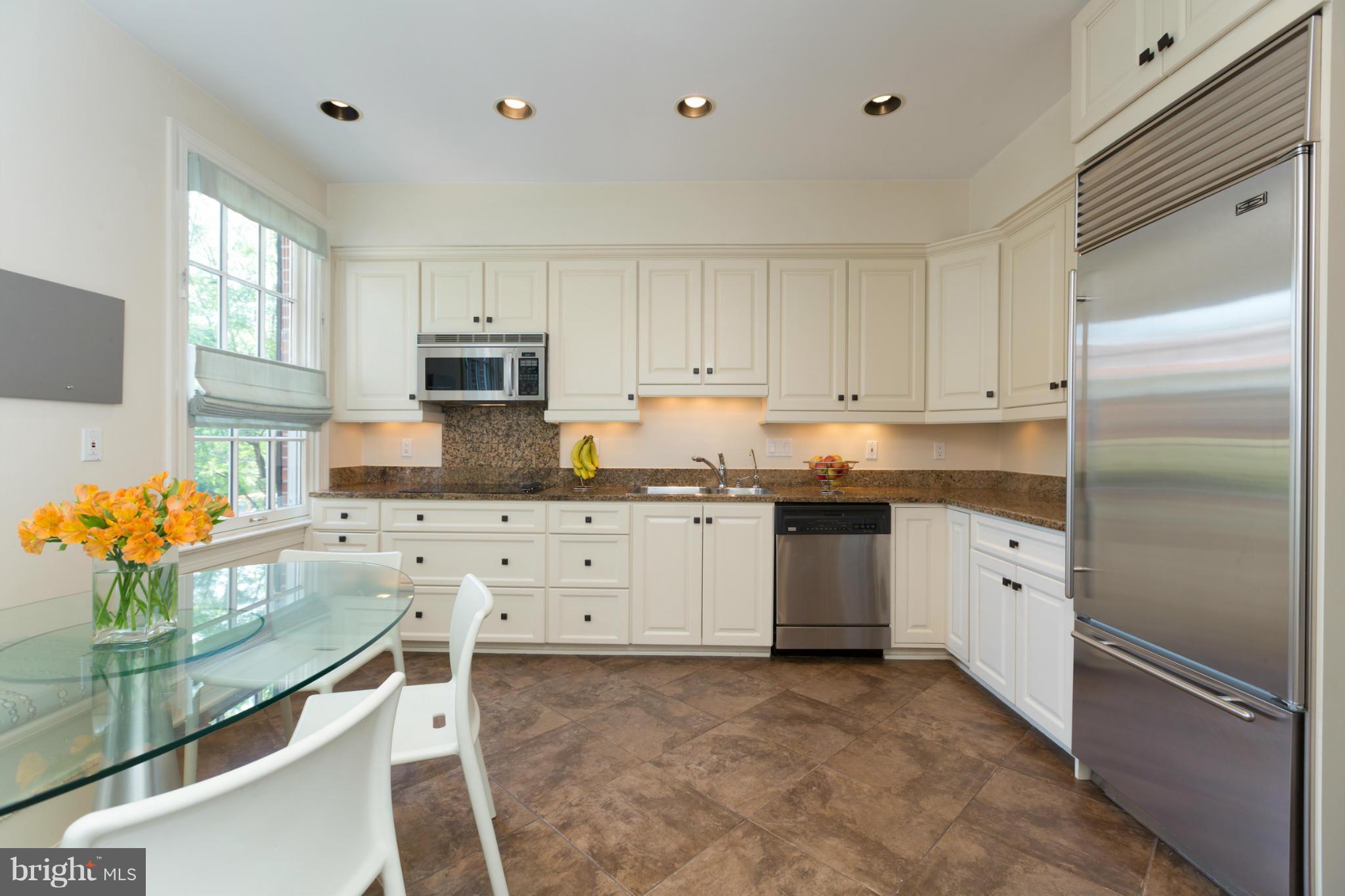 3406 R Street Northwest Washington, DC 20007 - Photo 6 of 21 Kitchen with Built-In Breakfast Nook