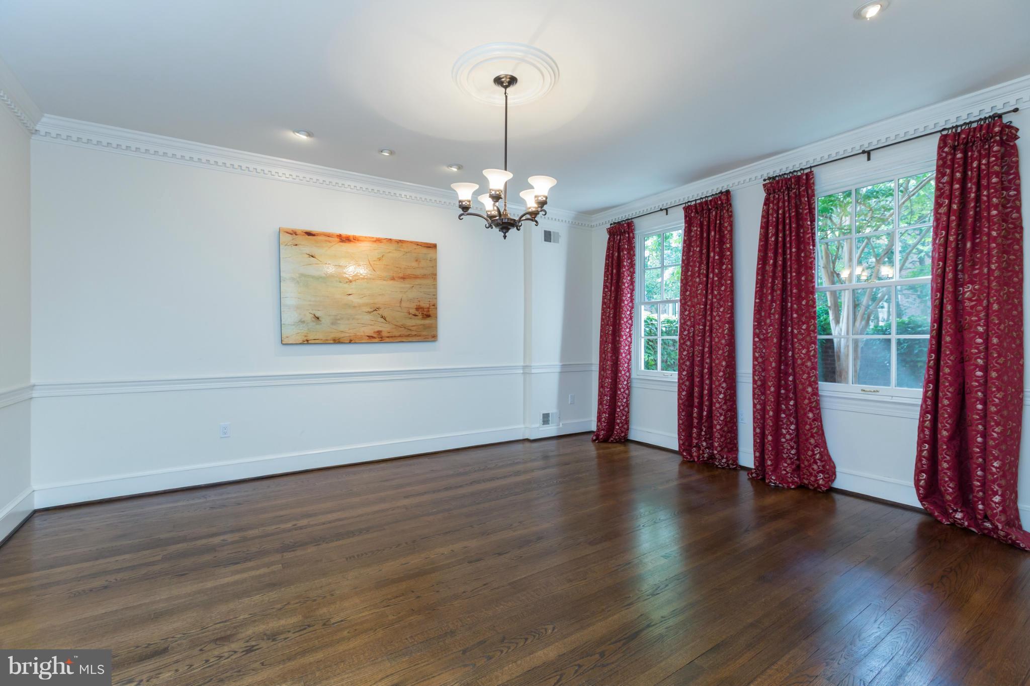 3406 R Street Northwest Washington, DC 20007 - Photo 8 of 21 Dining Room or Family Room