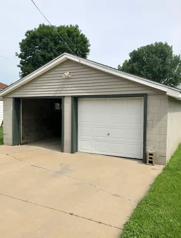$155,000 | 2021 7th Street, Peru, IL 61354