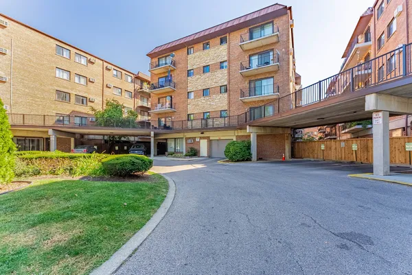 $159,000 | 2325 North Neva Avenue, Unit 404B, Chicago, IL 60707