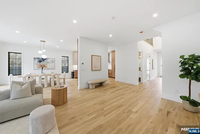 $1,890,000 | 5 Cedar Court, Demarest, NJ 07627