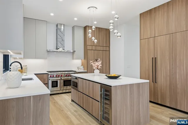 $1,890,000 | 5 Cedar Court, Demarest, NJ 07627