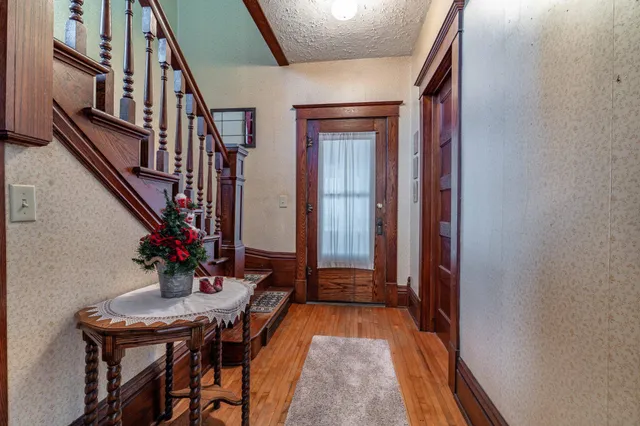 $187,500 | 310 Douglas Avenue, Henning, MN 56551