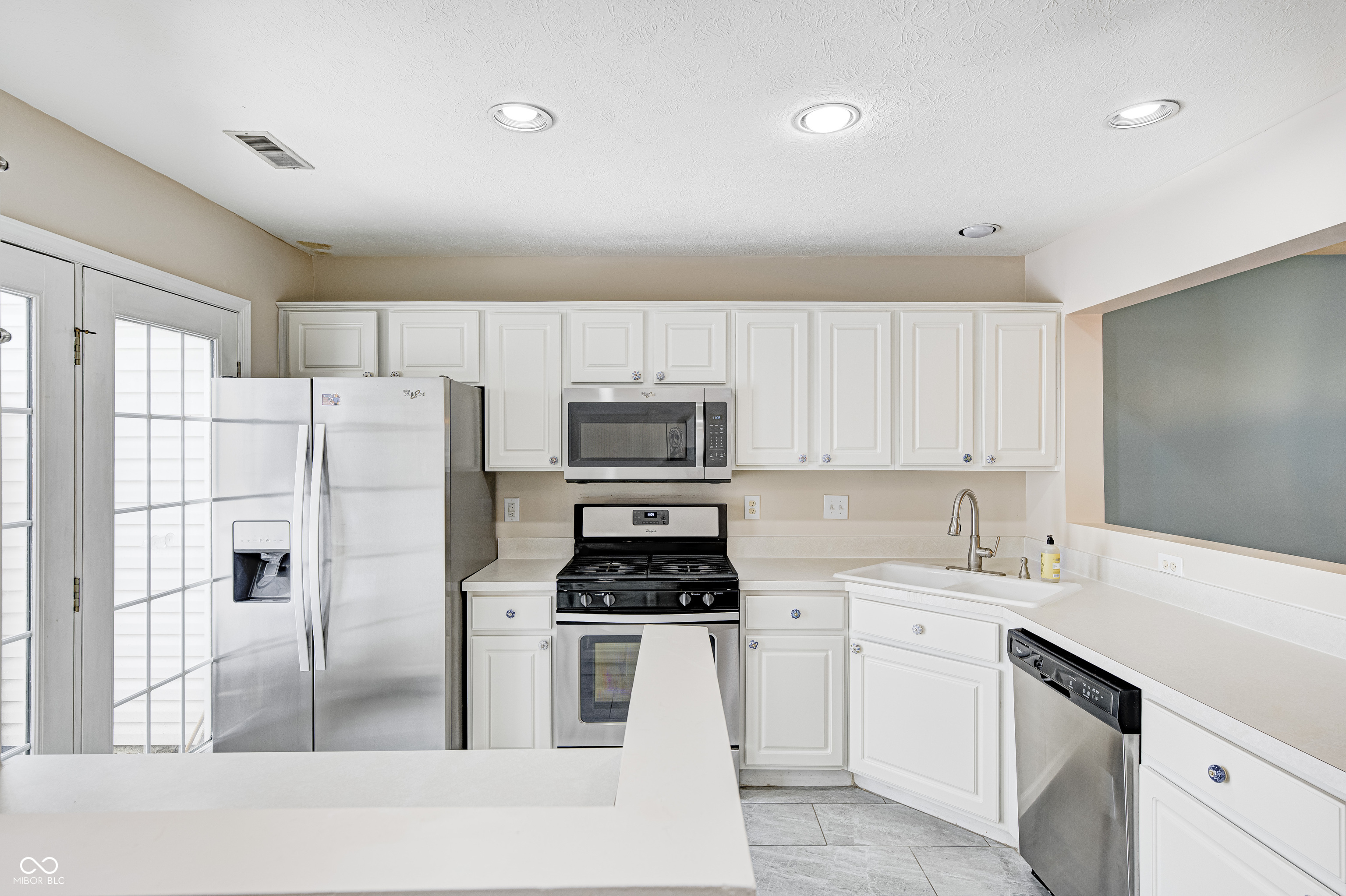 12673 Ladson Street Fishers, IN 46038 - Photo 11 of 44