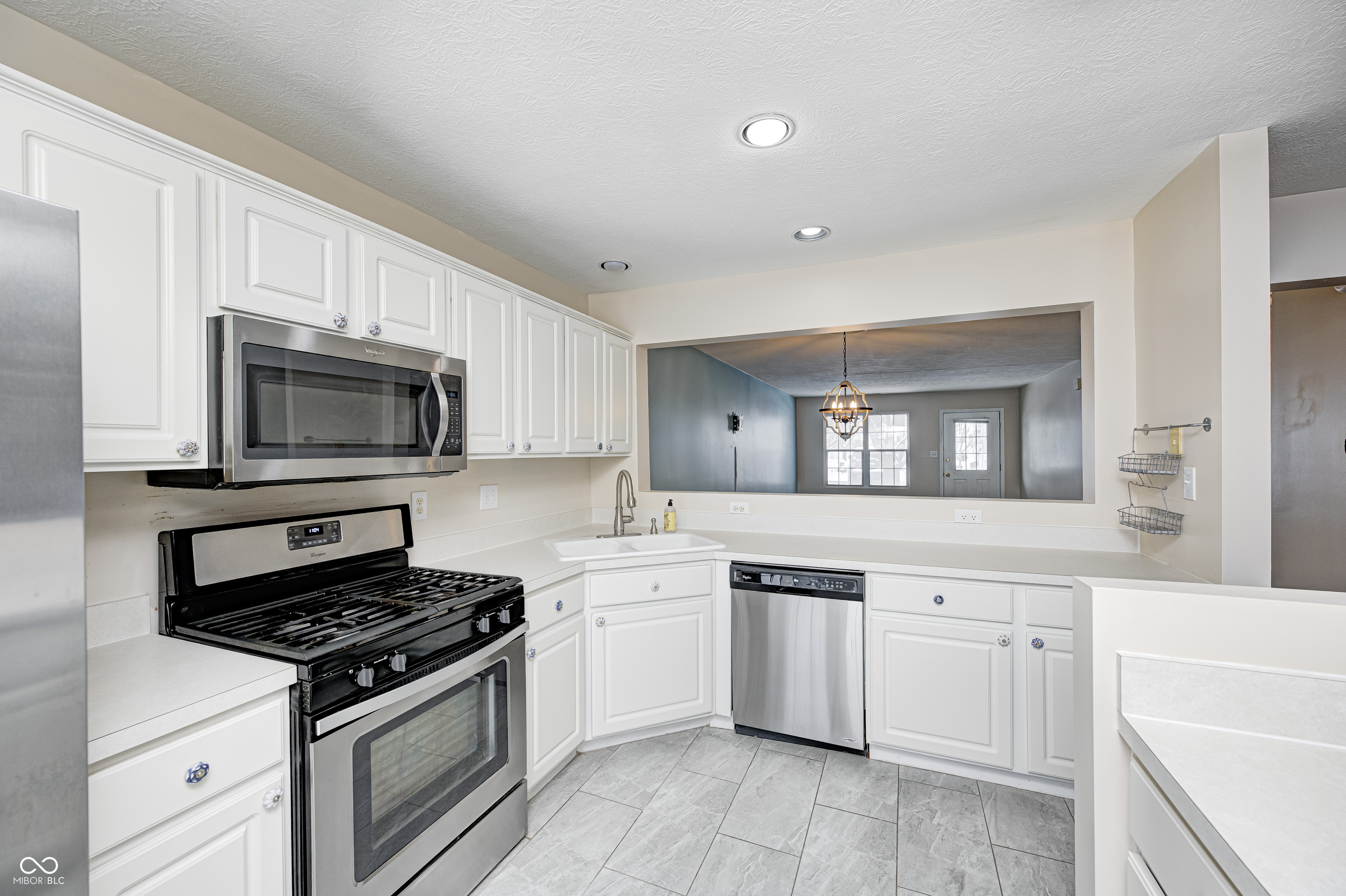 12673 Ladson Street Fishers, IN 46038 - Photo 12 of 44