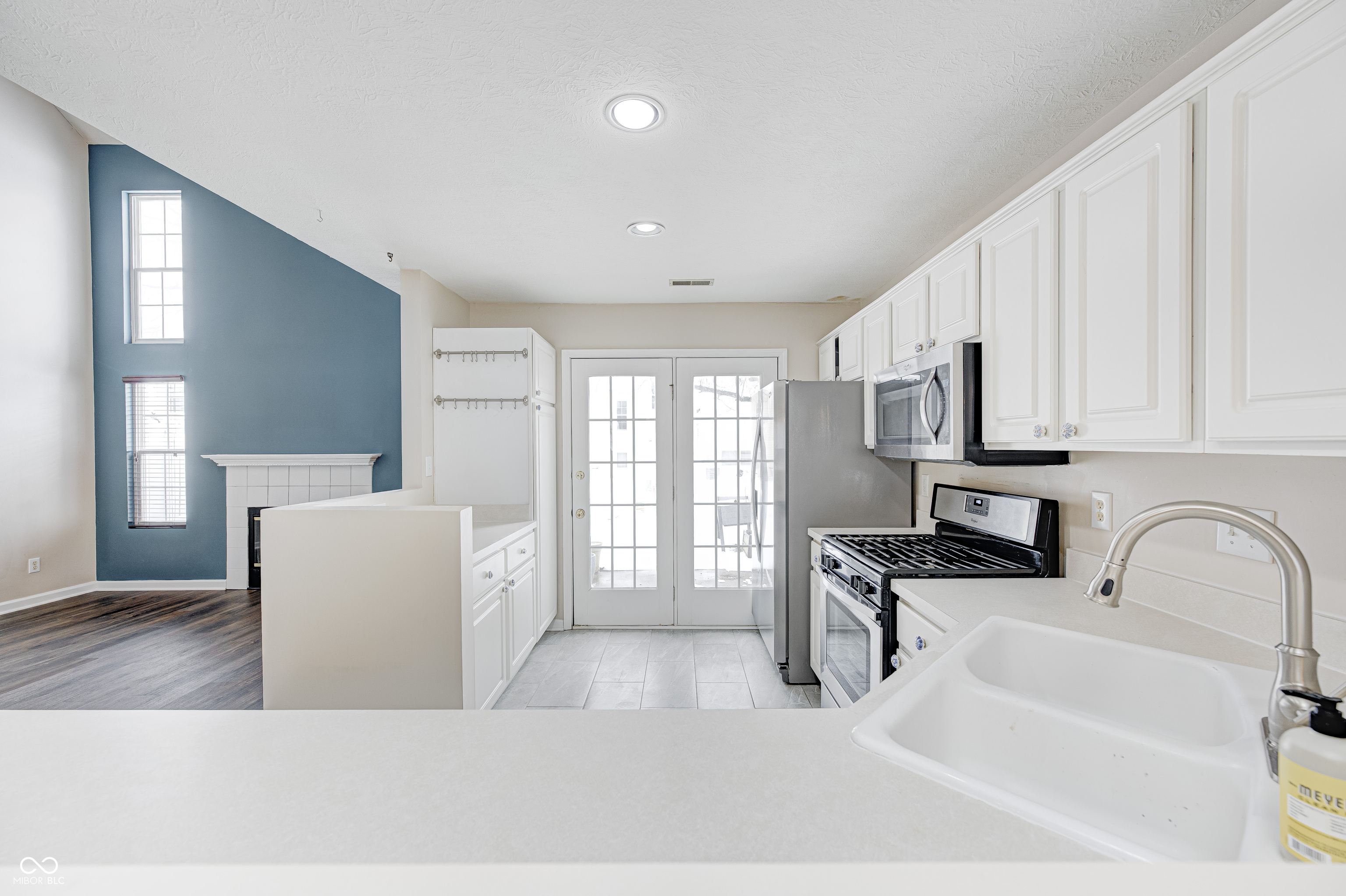 12673 Ladson Street Fishers, IN 46038 - Photo 15 of 44