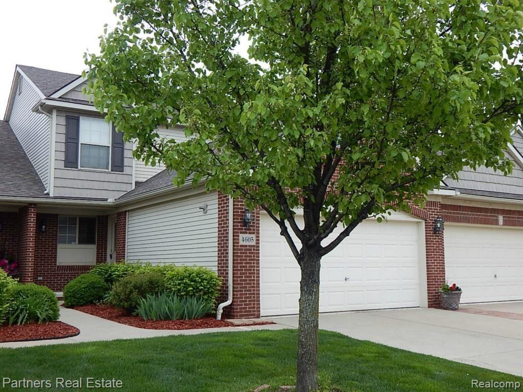 4605 Summer Ridge Drive, Unit 10 Howell, MI 48843 - Photo 2 of 23