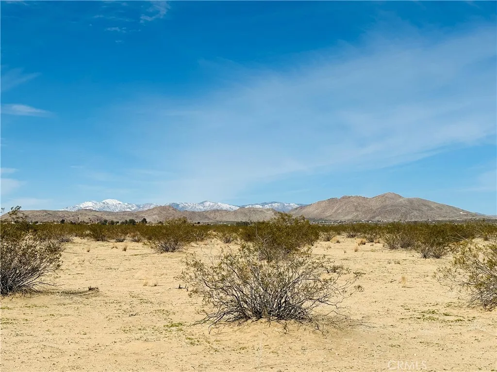 2 Sun Loma Road Joshua Tree, CA 92252 - Photo 2 of 10 a view of lake view and mountain