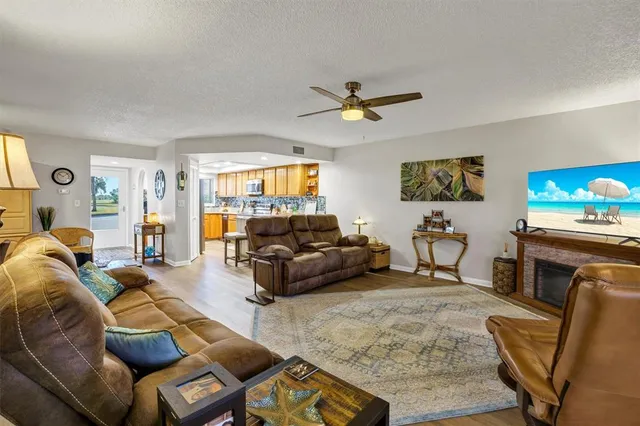 $174,000 | 10104 Village Drive, Unit 4, Lake Wales, FL 33898