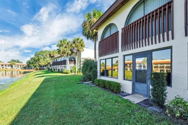 $174,000 | 10104 Village Drive, Unit 4, Lake Wales, FL 33898