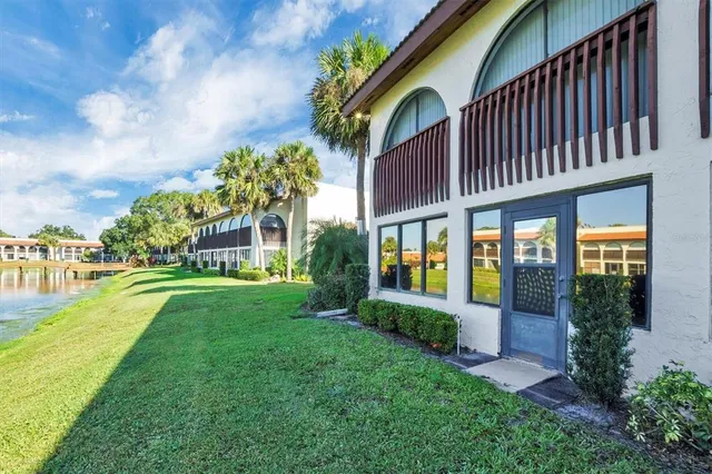$174,000 | 10104 Village Drive, Unit 4, Lake Wales, FL 33898