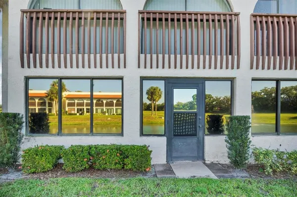 $174,000 | 10104 Village Drive, Unit 4, Lake Wales, FL 33898