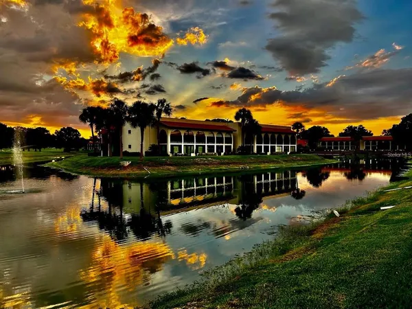 $174,000 | 10104 Village Drive, Unit 4, Lake Wales, FL 33898