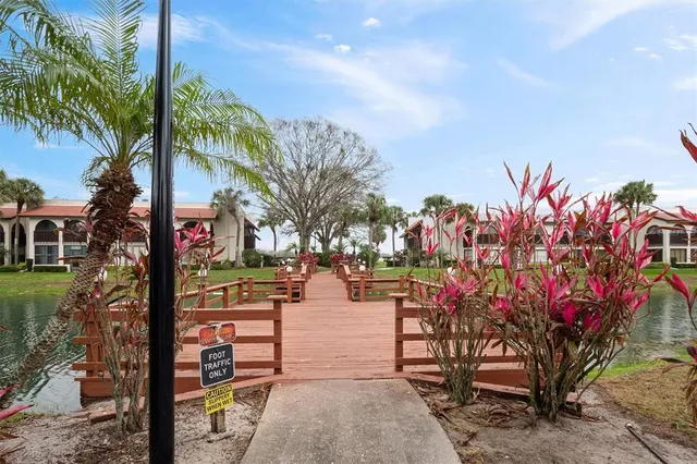 $174,000 | 10104 Village Drive, Unit 4, Lake Wales, FL 33898