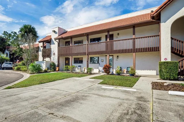 $174,000 | 10104 Village Drive, Unit 4, Lake Wales, FL 33898