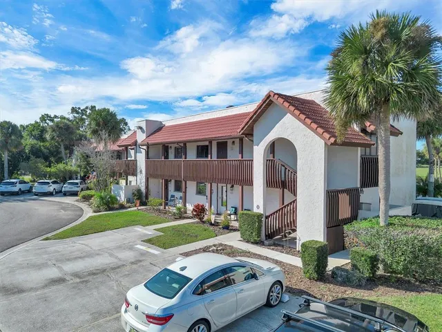 $174,000 | 10104 Village Drive, Unit 4, Lake Wales, FL 33898