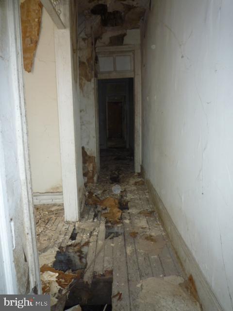 903 Appleton Street Baltimore, MD 21217 - Photo 4 of 10 Interior