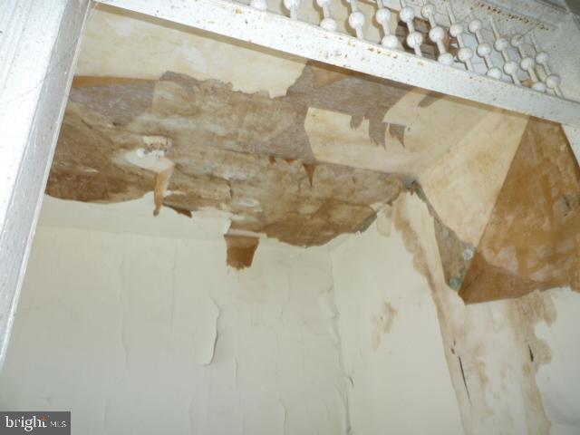 903 Appleton Street Baltimore, MD 21217 - Photo 7 of 10 Interior