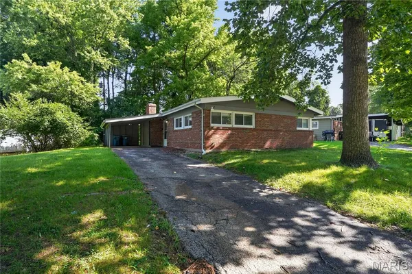 $109,900 | 8313 Pepperidge Drive, Berkeley, MO 63134