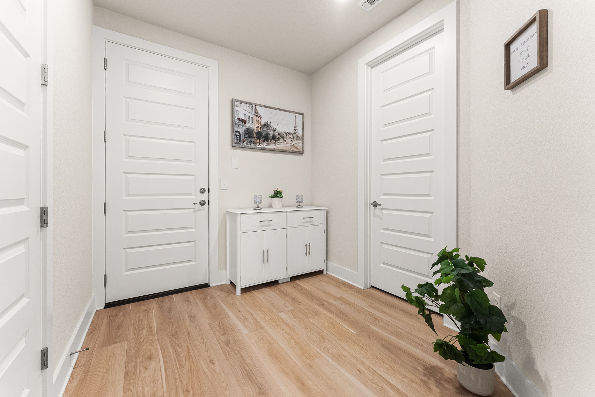 9508 Hamadryas Drive Austin, TX 78744 - Photo 23 of 40 The mud room allows plenty of space to enter from the garage without going straight to the kitchen.