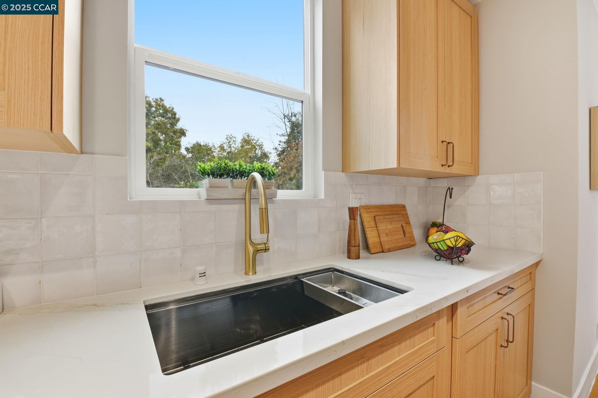 4461 Alhambra Way Martinez, CA 94553 - Photo 12 of 42