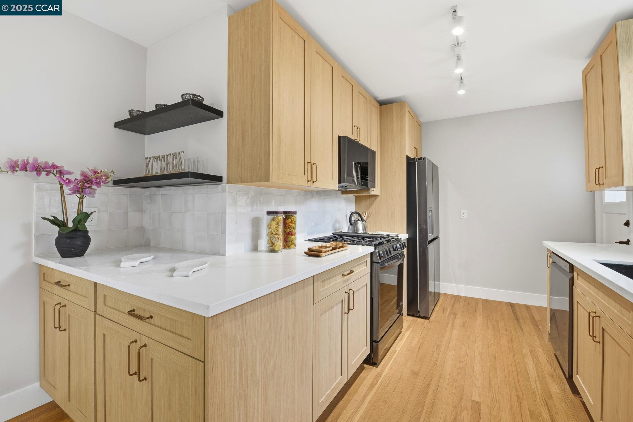 4461 Alhambra Way Martinez, CA 94553 - Photo 9 of 42