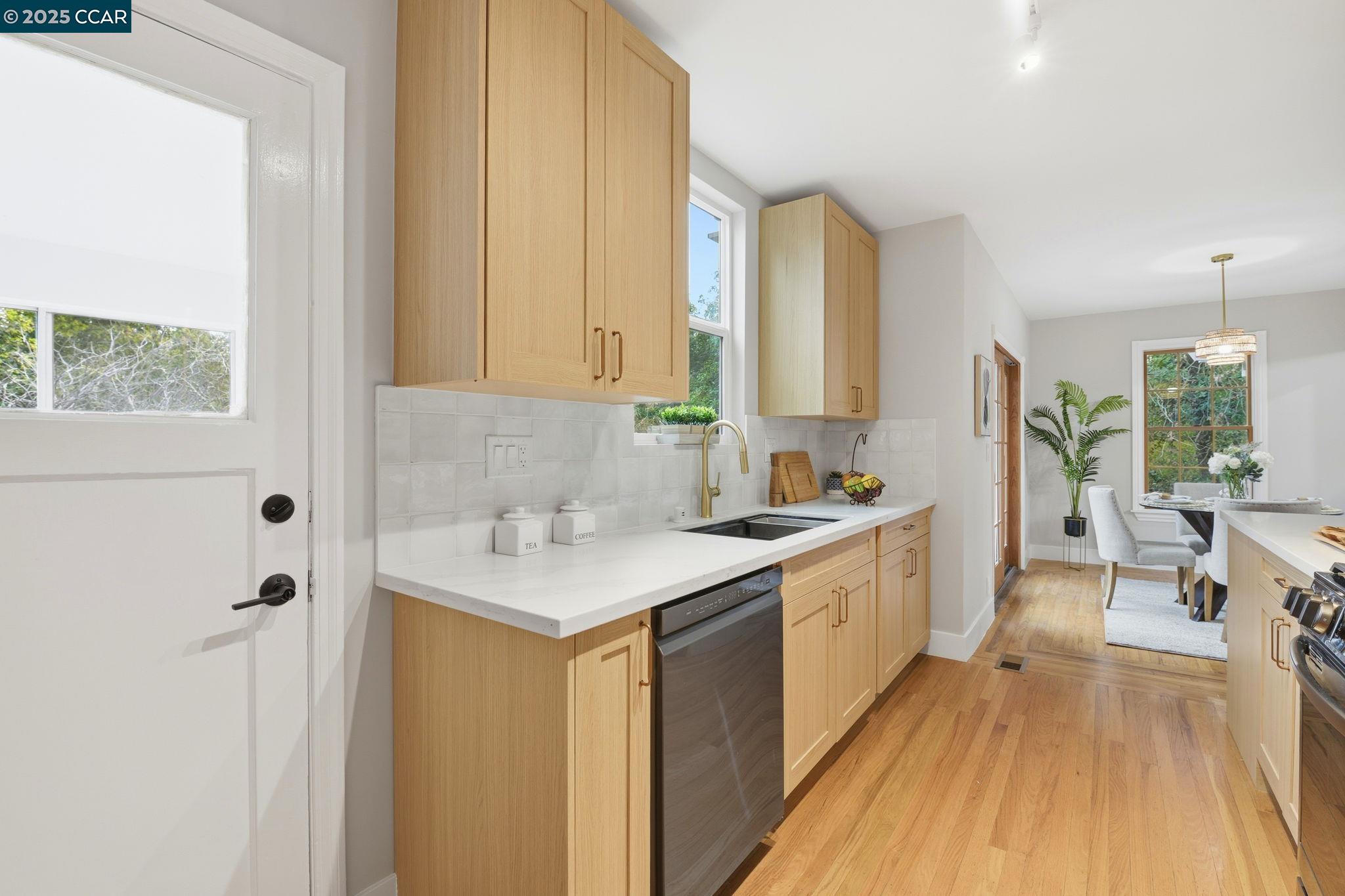 4461 Alhambra Way Martinez, CA 94553 - Photo 10 of 42