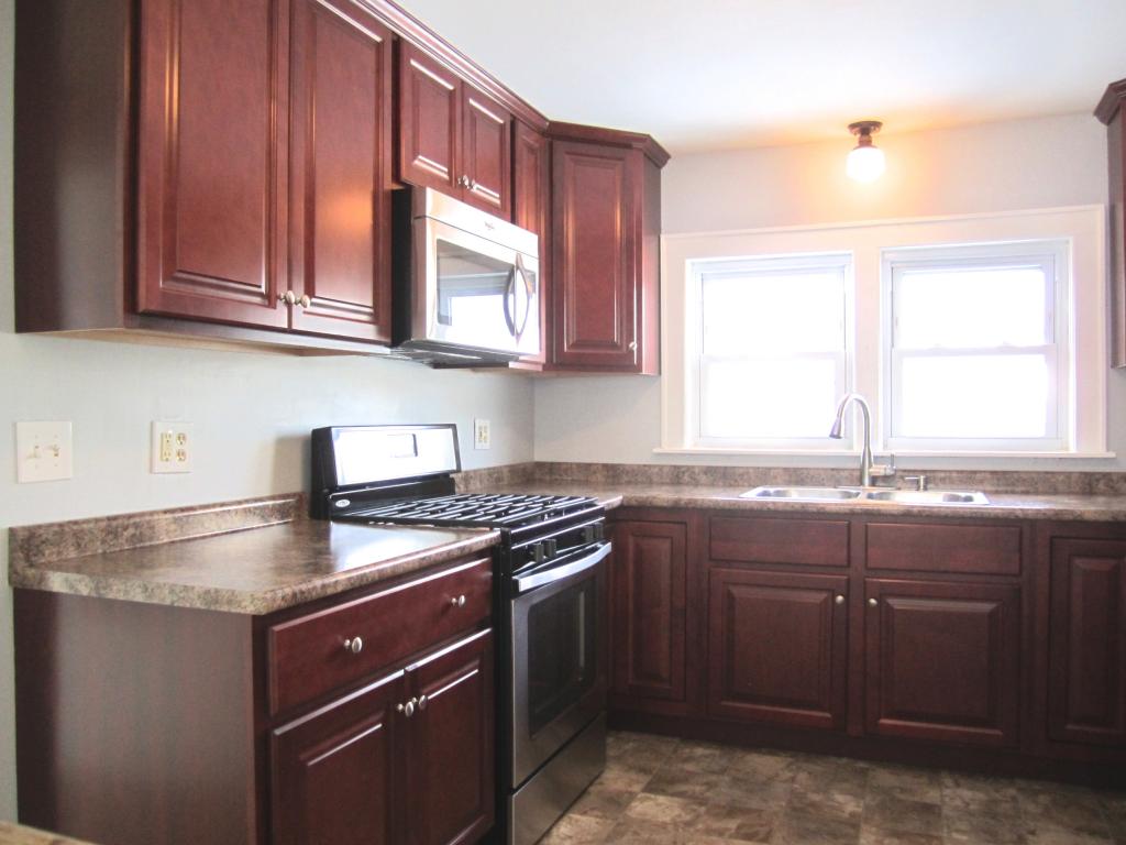 220 Cilley Road Manchester, NH 03103 - Photo 3 of 27
