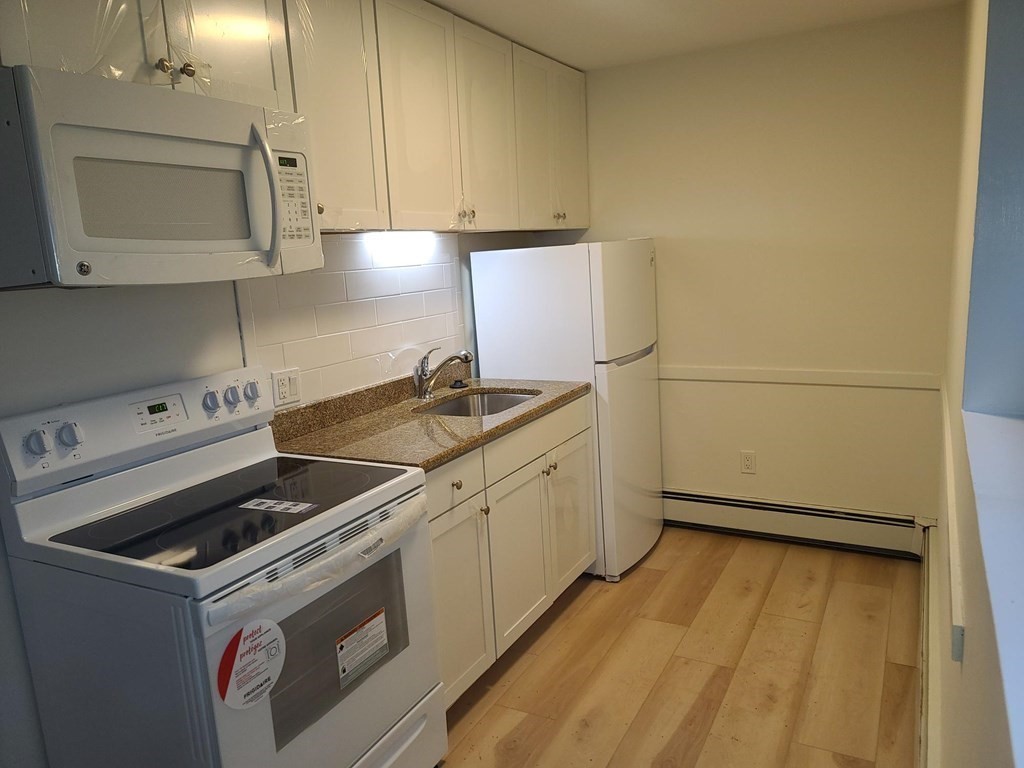 1 Brook Road, Unit 2 Salem, NH 03079 - Photo 2 of 5 Gallery Image 2