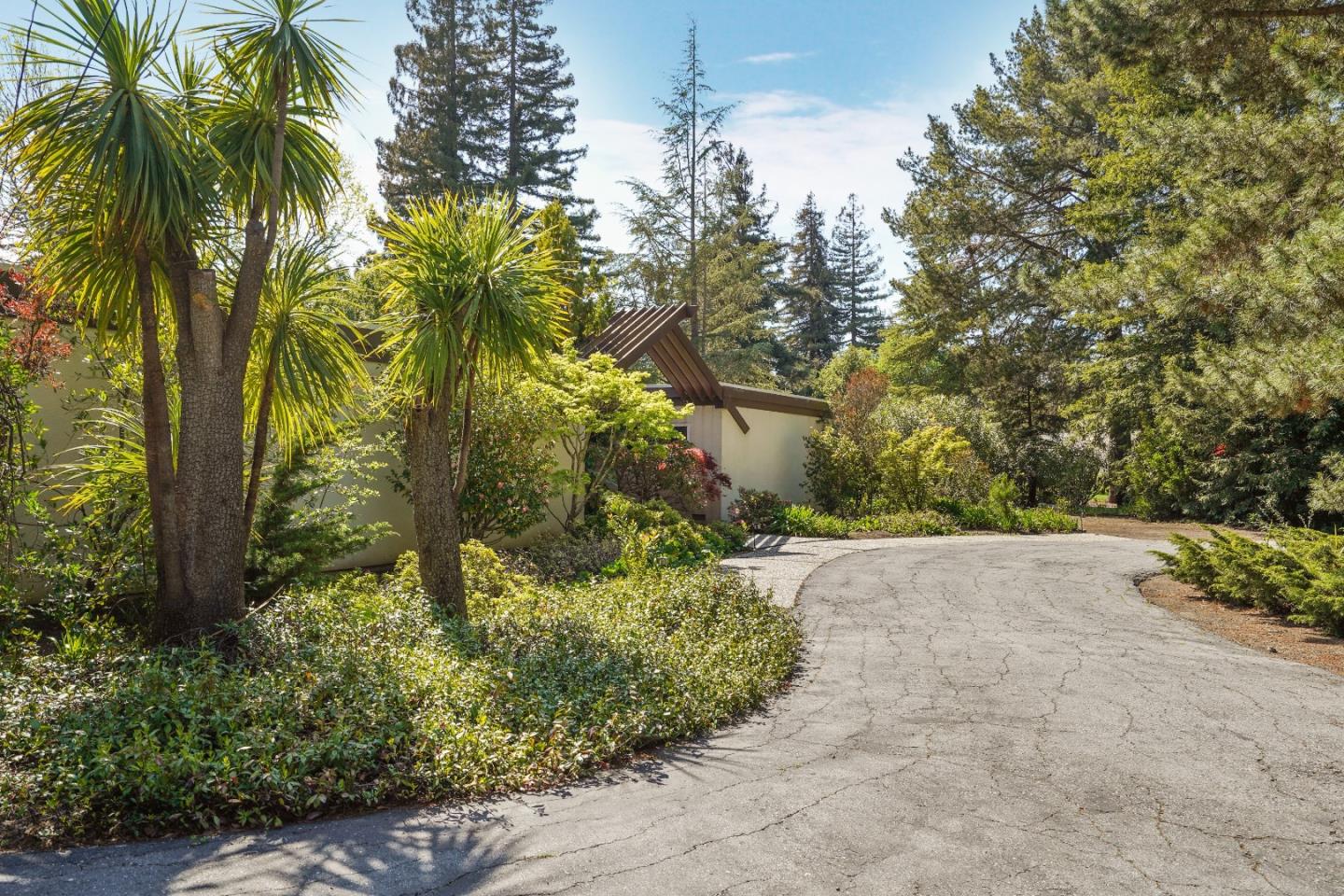 80 Gresham Lane Atherton, CA 94027 - Photo 5 of 30 a pathway of a yard