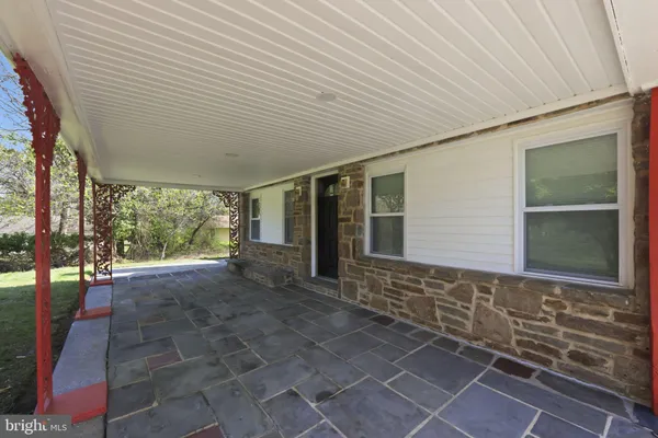 $595,000 | 207 Rolling Green Avenue, New Castle, DE 19720