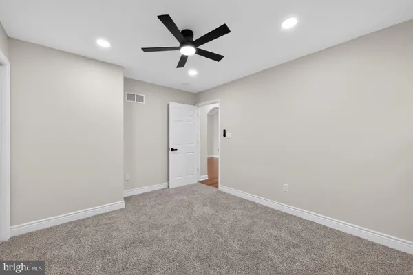 $595,000 | 207 Rolling Green Avenue, New Castle, DE 19720