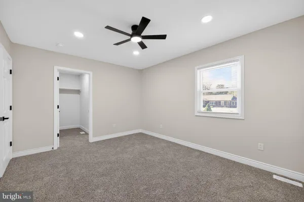 $595,000 | 207 Rolling Green Avenue, New Castle, DE 19720