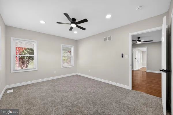 $595,000 | 207 Rolling Green Avenue, New Castle, DE 19720